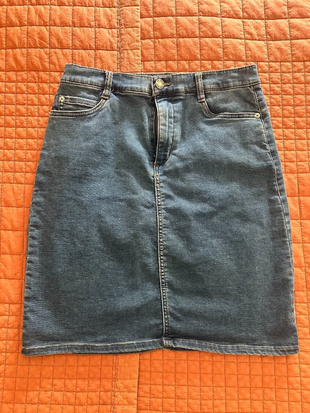 32 Degrees Medium Blue Denim Skirt – Size 8